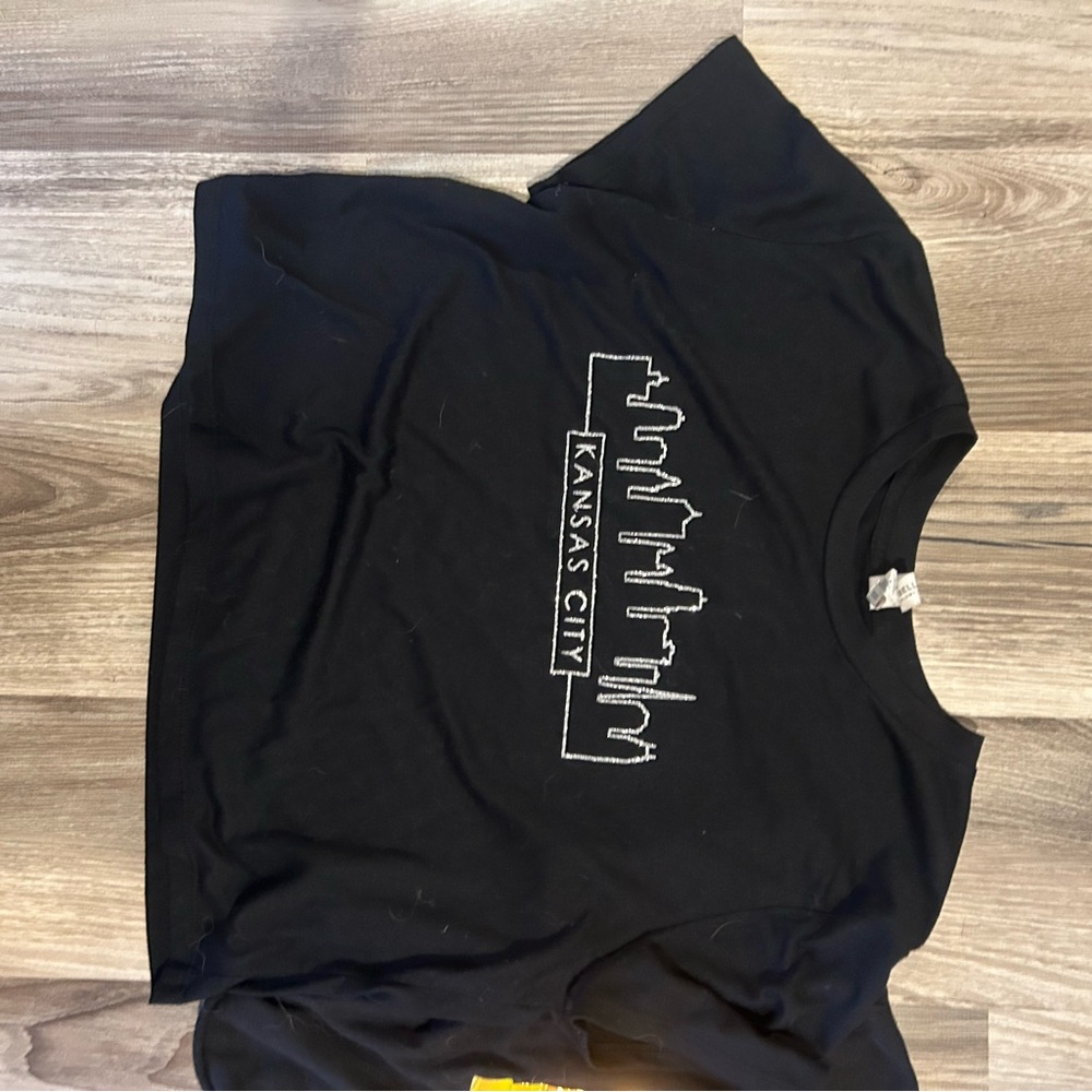 KC Cropped T-shirts - Picture 4 of 4